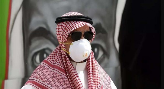 السعودية تفرض حظر تجول في مكة والمدينة